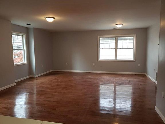 4th image of 694 S 20th St Floor 2