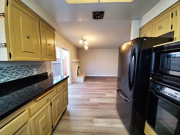 5th image of 1291 Beach Park Blvd