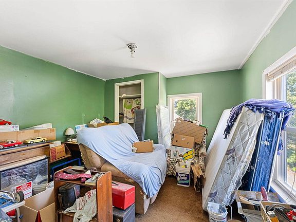 5th image of 15 Dummer Street Ct