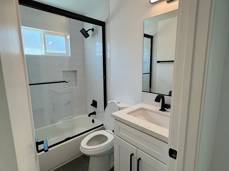 4814 Hedda St — Photo 6