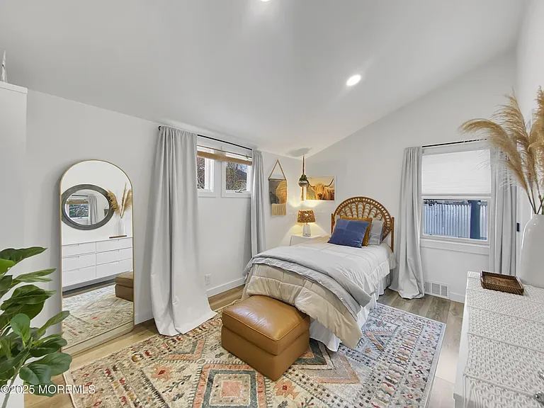 110 Curtis Pl — Photo 16