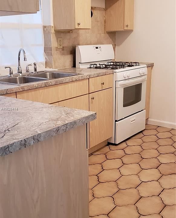 420C304C-FD9E-46D0-878D-CAC793BB3E11