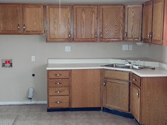 3rd image of 4007 Cass Ct