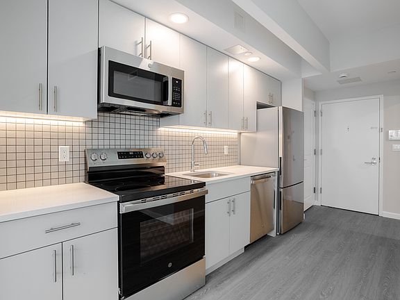 3rd image of 18303 Hillside Ave #2G