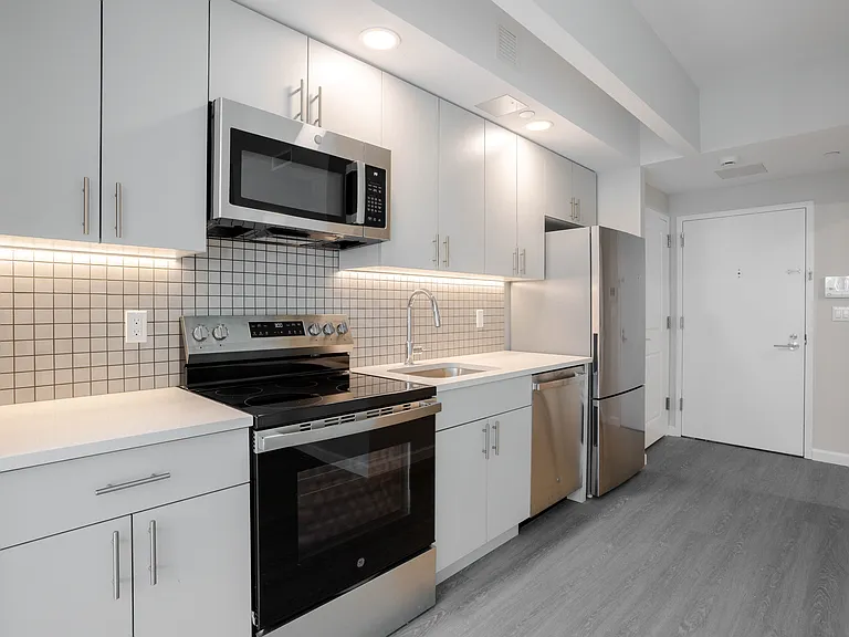 18303 Hillside Ave #2G — Photo 3