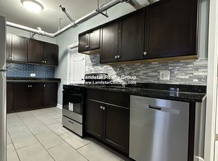 5666 N Ridge Ave, Chicago, IL 60660