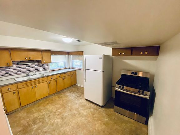 4th image of 4925 Greenwood Ave