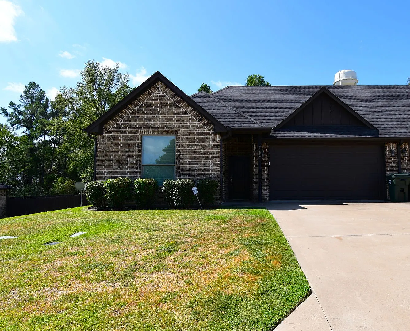 Modern 3-Bedroom 2 Bath Duplex in South Tyler — Photo 1