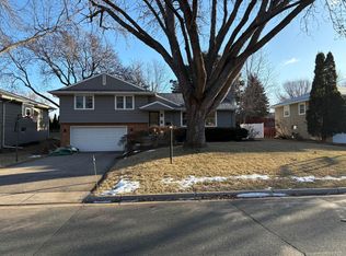6013 Saint Johns Ave, Edina, MN 55424