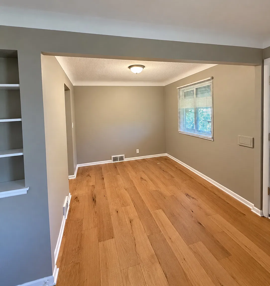 3 bed, 1.5 bath, 980 sqft, $1,795 — Photo 3
