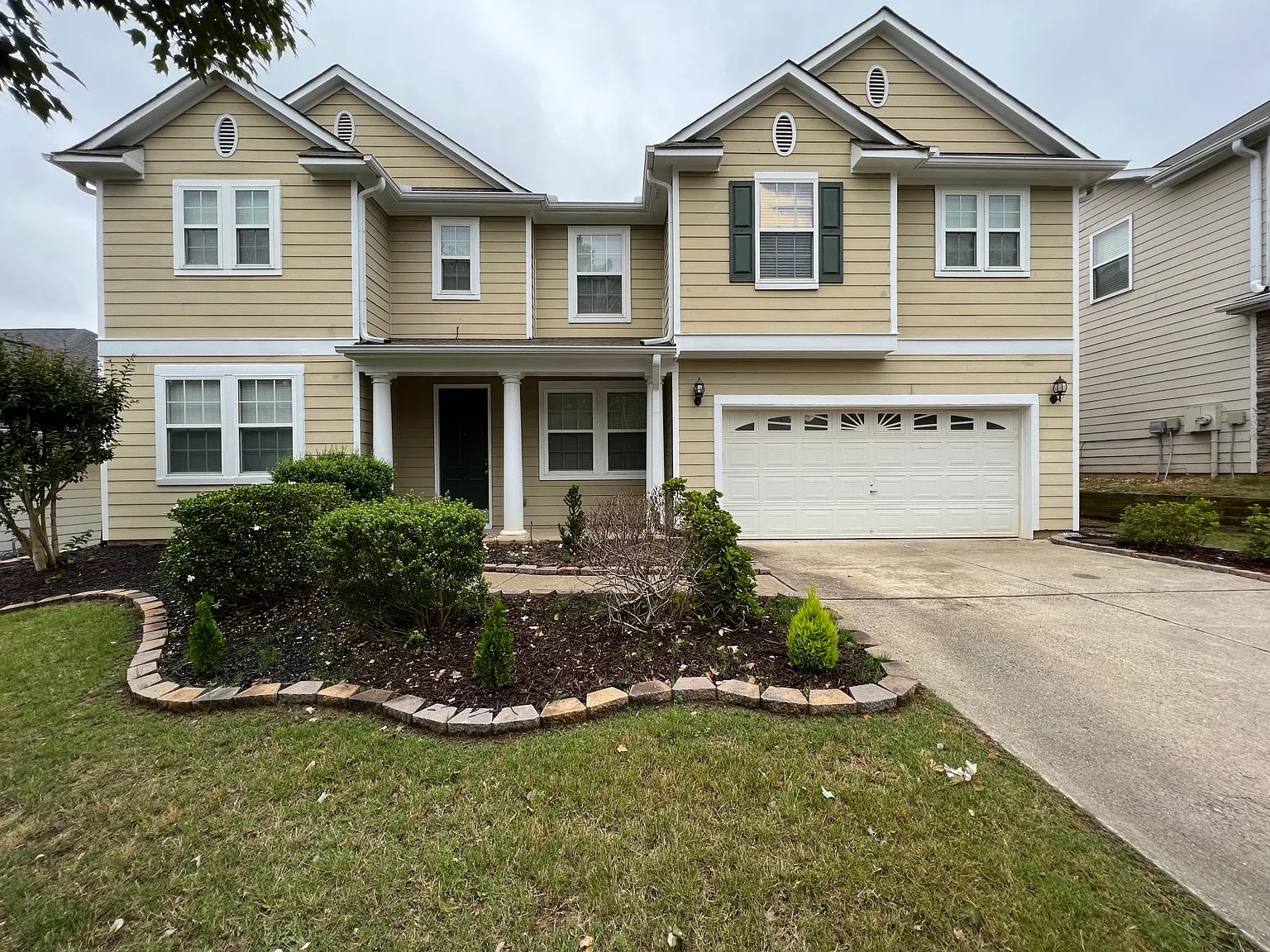 5 bed, 3551 sqft, $2,975 — Photo 1