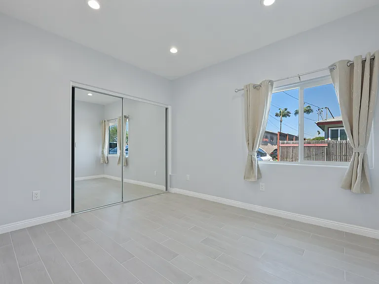4839 Mansfield St — Photo 28