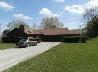 513 Maple Ln, Lansing, KS 66043