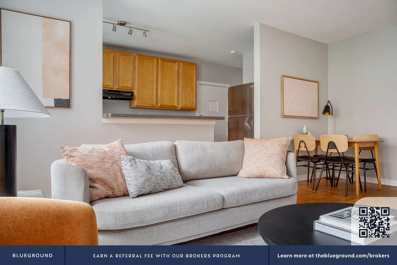 2 bed, 1.0 bath, 700 sqft, $1,600 — Photo 3