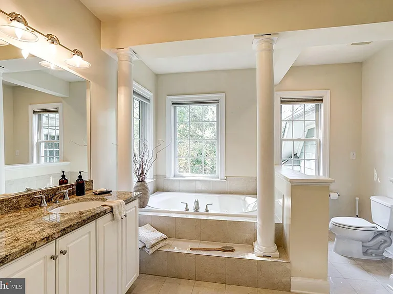 8105 Maya Ct — Photo 29