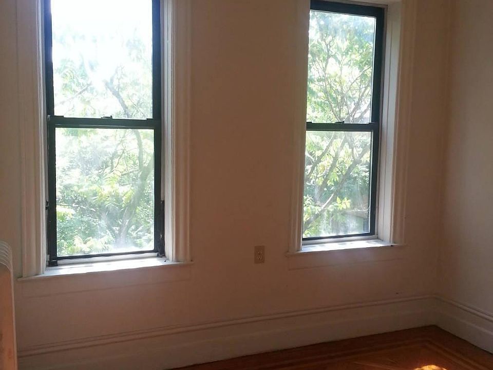 1st image of 624 W 207th St APT 43
