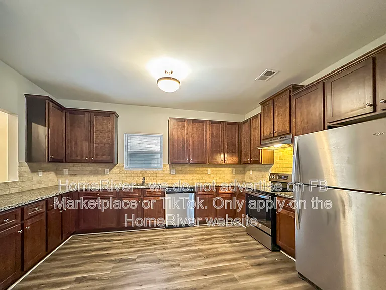 230 Daisy Cir — Photo 8