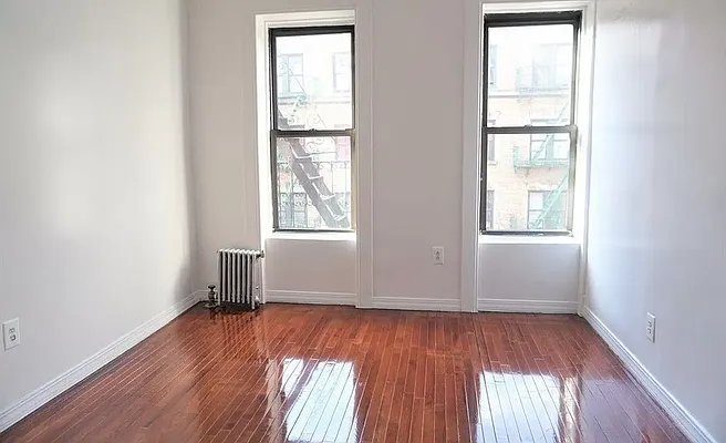 Rented by Avenues Real Estate | media 9