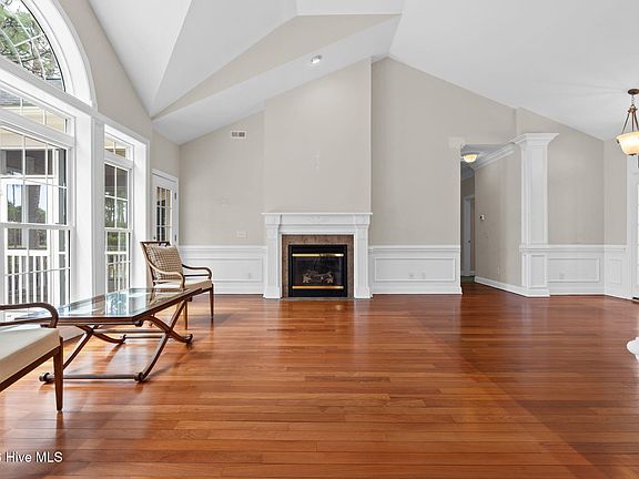 5th image of 3682 W Medinah Avenue