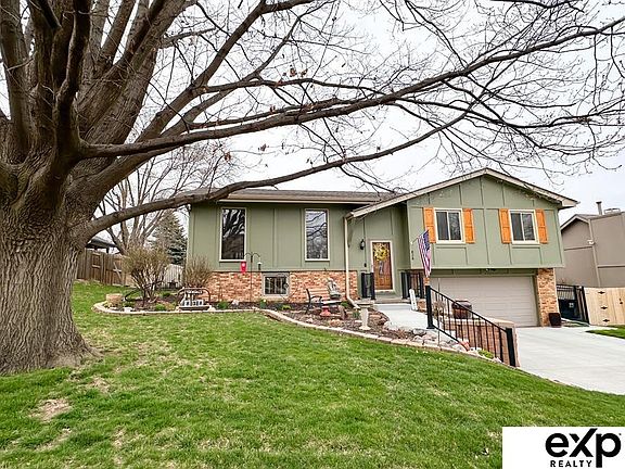 2nd image of 828 Spruce Dr