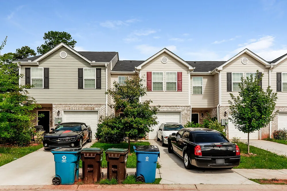 3 bed, 2.5 bath, 1508 sqft, $2,610 — Photo 1