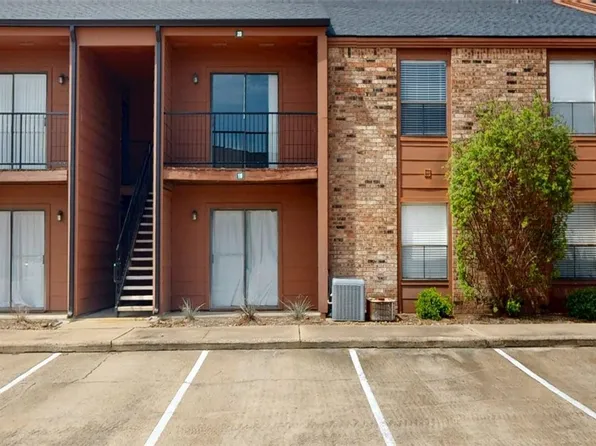 904 University Oaks Blvd, College Station, TX