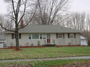 26419 Sweetbriar Dr, North Olmsted, OH