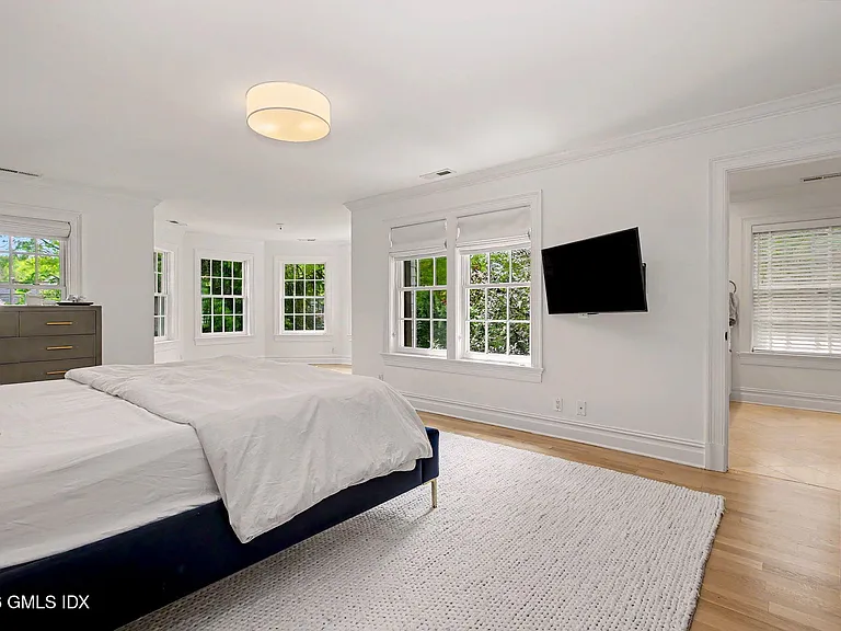 42 Breezemont Ave — Photo 16