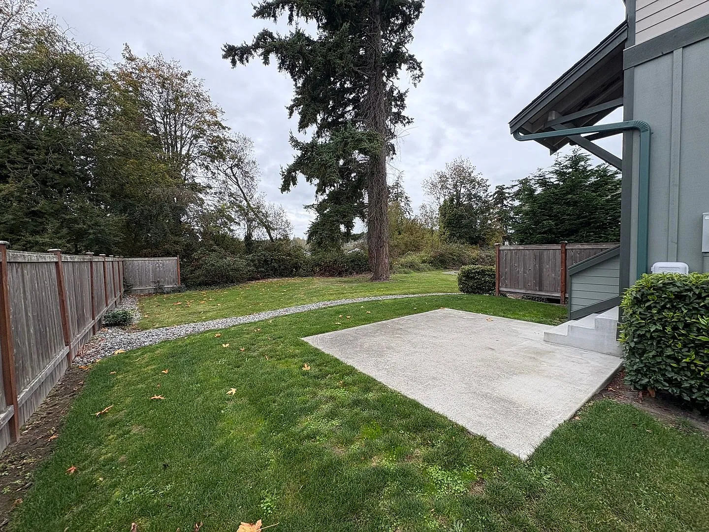 H Avenue Complex — Photo 3