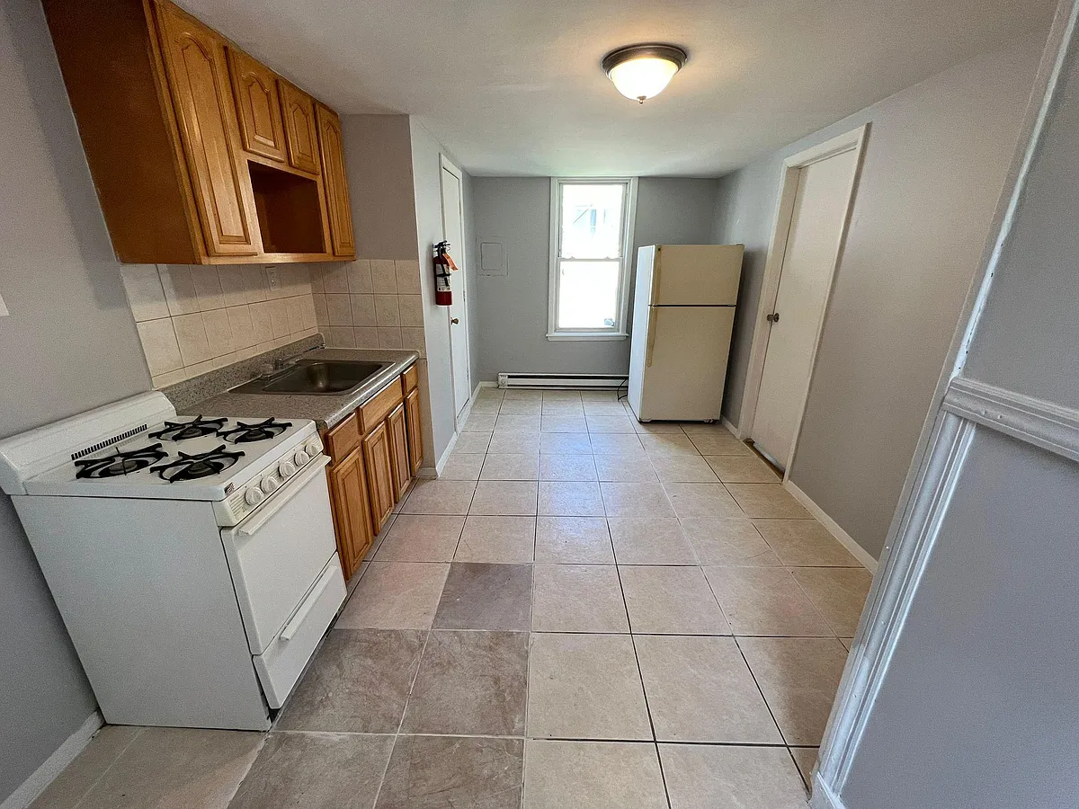 Building Photo - 142 Inslee Pl #1R