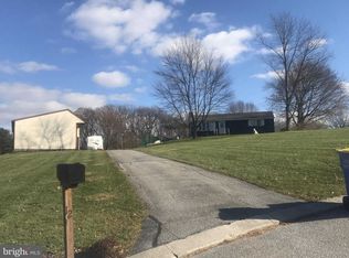 12 Hickory Ct, Hanover, PA 17331