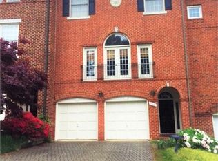 115 Crofton Hill Ln, Rockville, MD 20850