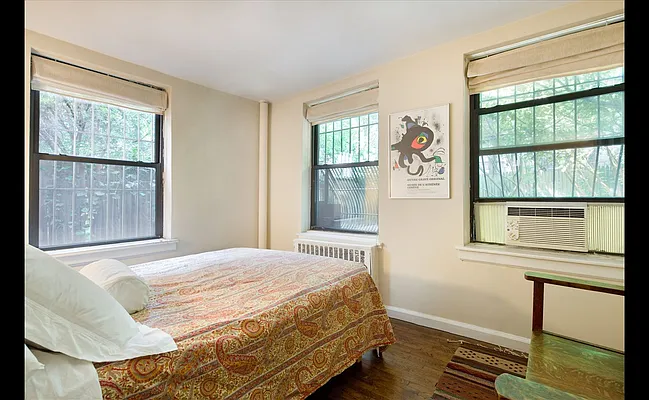 Sold by Douglas Elliman | media 22