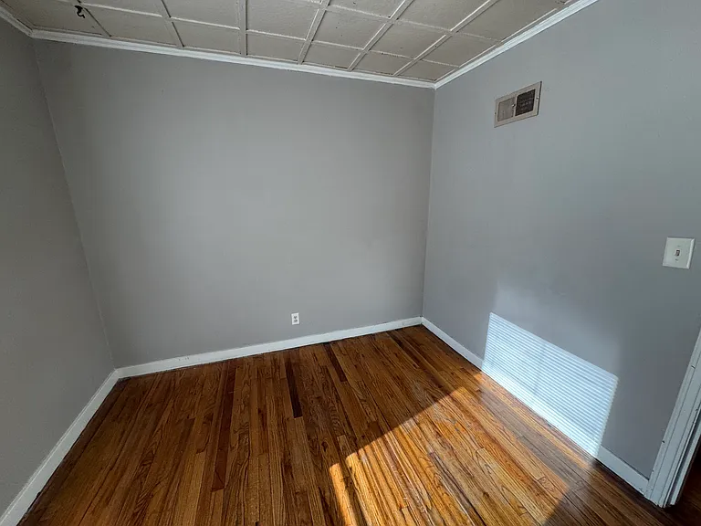 701 W 24th St #1 — Photo 5