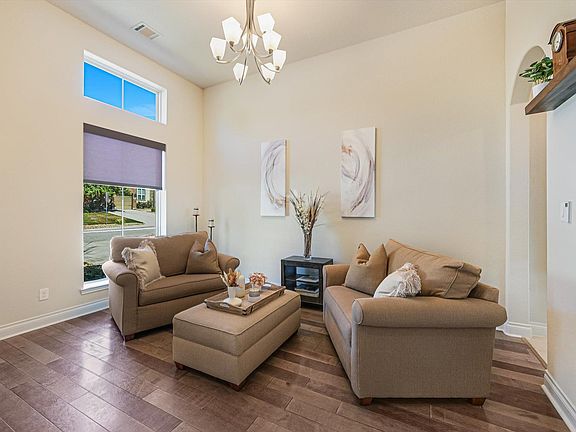 4th image of 6005 Hewetson Dr