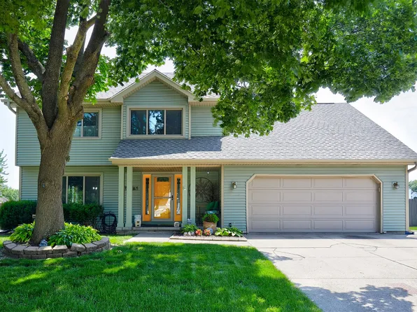 8000 Sharon Dr, Urbandale, IA 50322