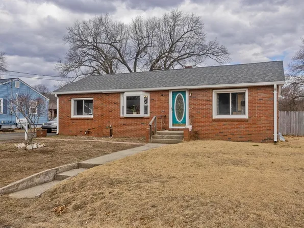 69 Bourbeau St, Chicopee, MA 01020