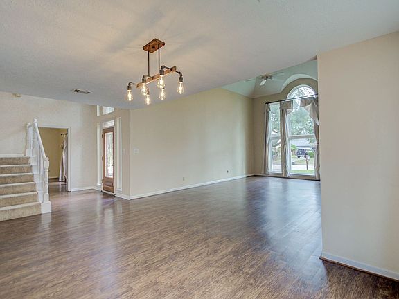 5th image of 15707 Gilbertyn Dr