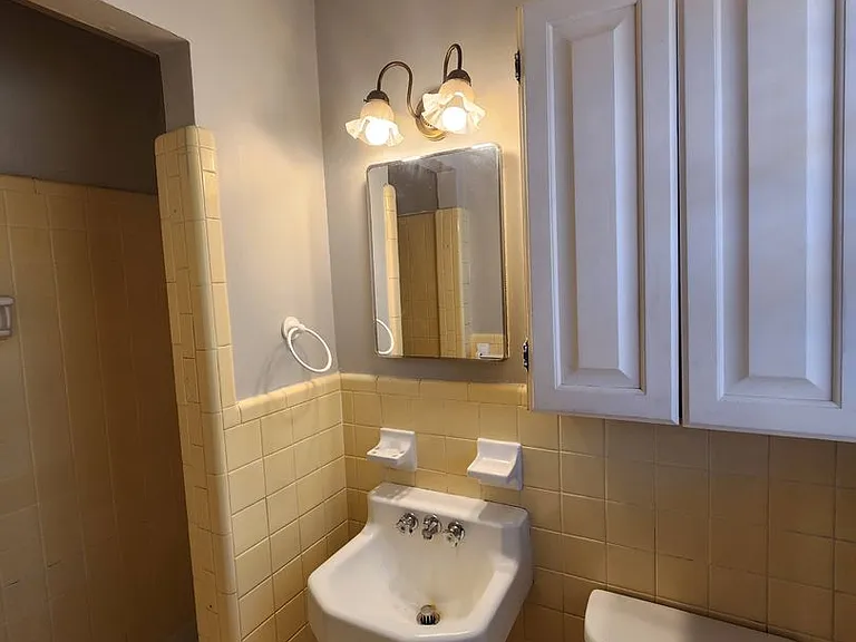 2502 Berkley Dr — Photo 10