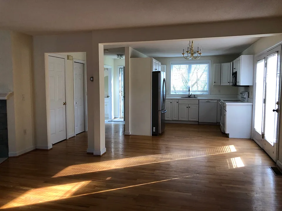 kitchen/living room