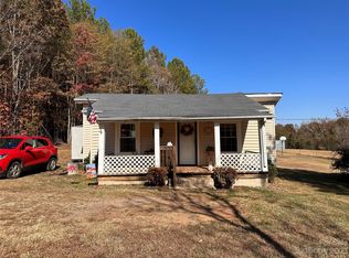 112 Walton Dr, Mooresboro, NC 28114