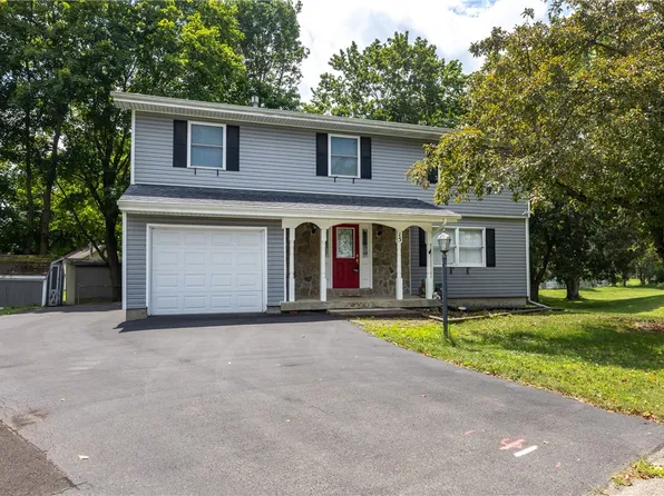 15 Dogwood Ln, Painted Post, NY 14870