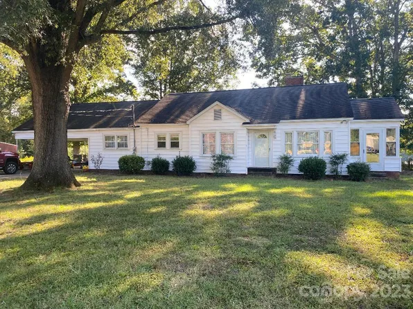 2313 Oak Grove Cir, Midland, NC 28107