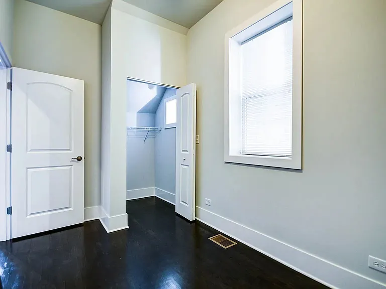 1724 W 21st St #1F — Photo 3