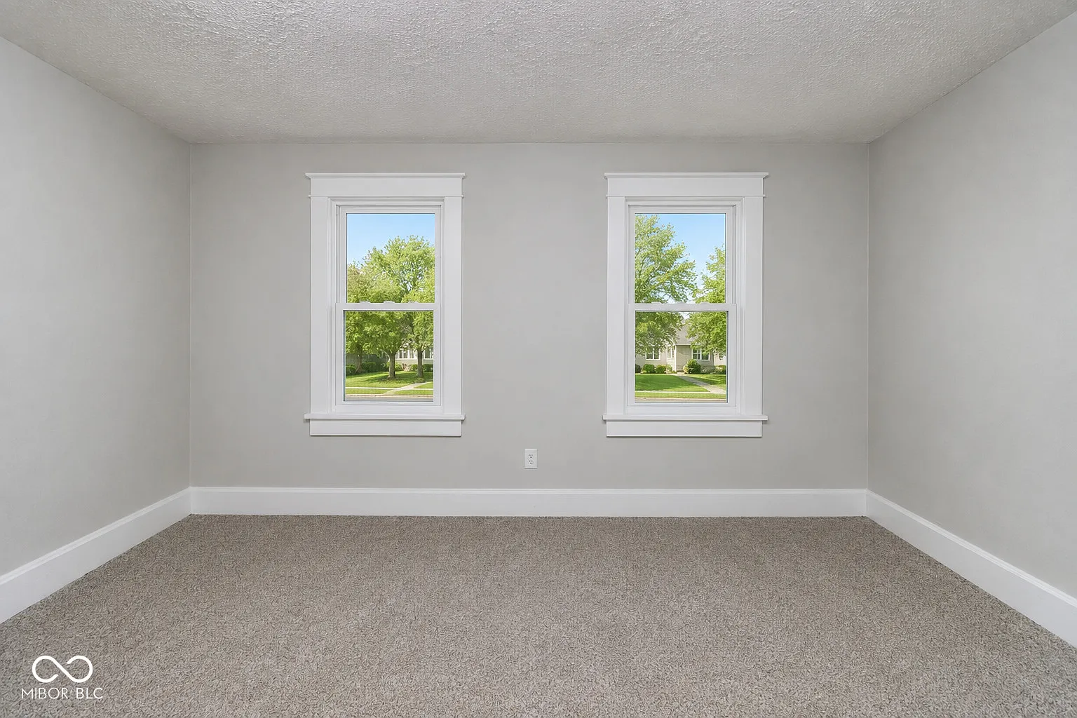 3 bed, 1.0 bath, 1560 sqft, $1,800 — Photo 4