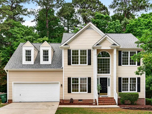127 Maldon Dr, Cary, NC 27513