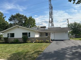 416 Princeton Dr, North Aurora, IL