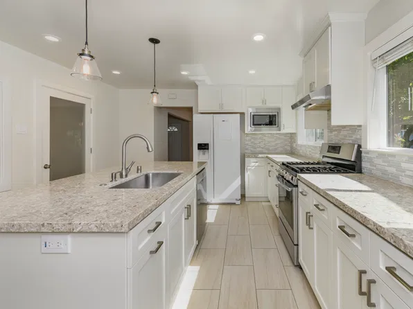 107 Rafael Dr, San Rafael, CA 94901
