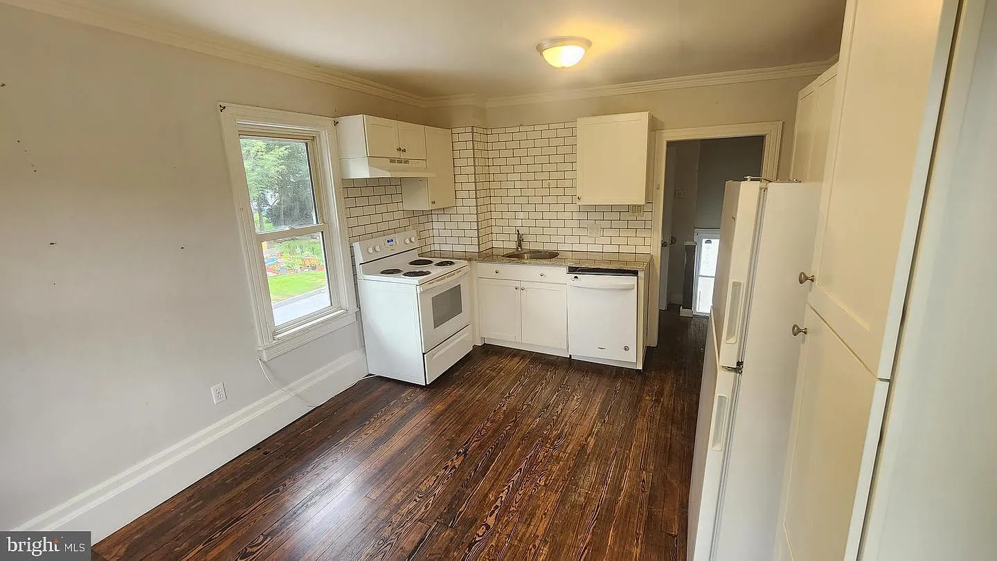 2 bed, 1.0 bath, 1200 sqft, $1,550 — Photo 4