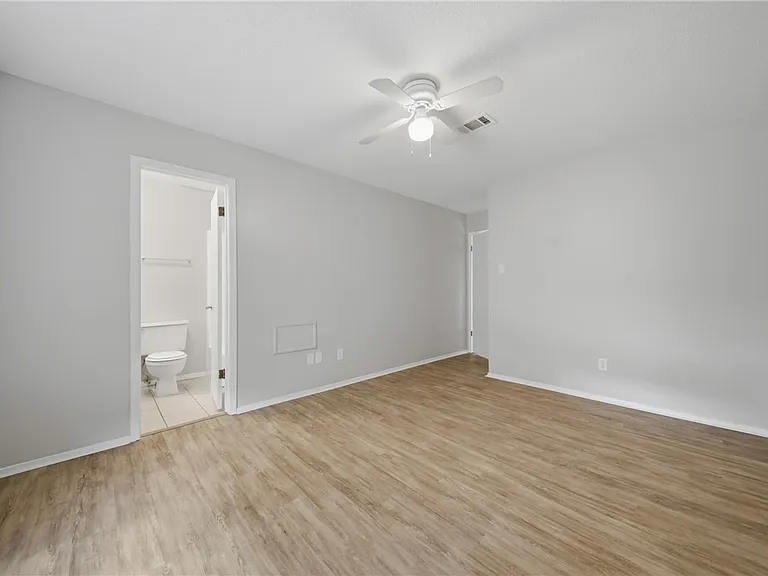 1112 Autumn Cir #D — Photo 11